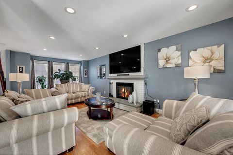 Tiny photo for 7 Greenwich Court, Middletown, CT 06457 (MLS # 24135033)