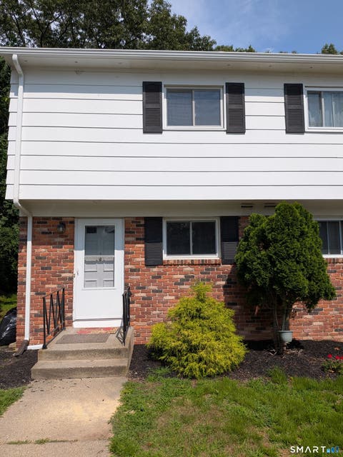 Condo For Rent - 60 Skyline Drive #D<br/> Montville, CT 06382