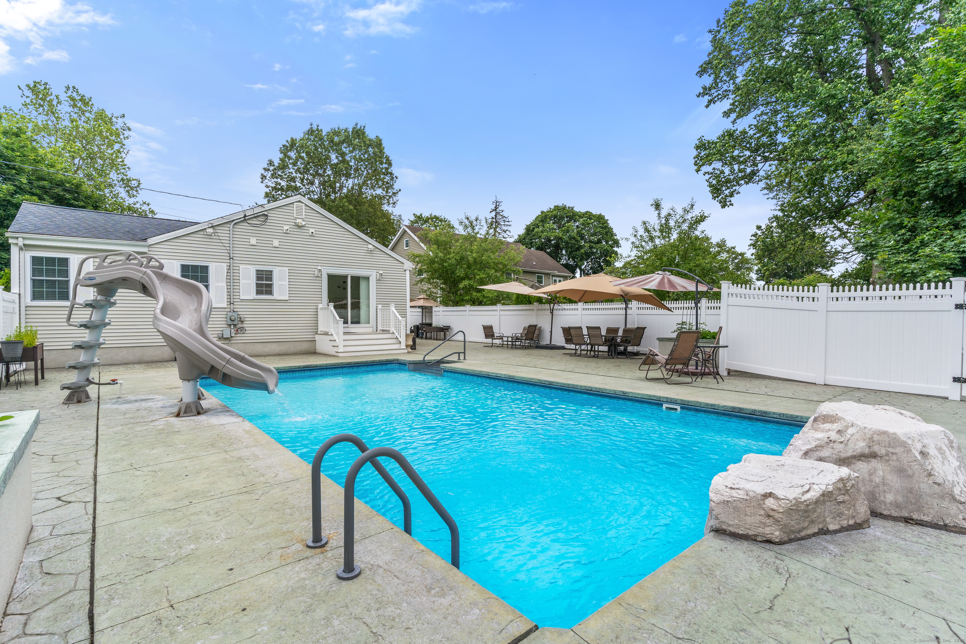 3657 Park Avenue