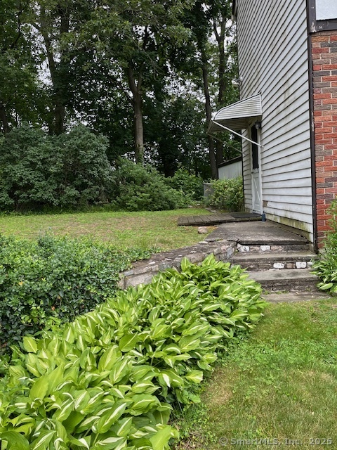 Trojan Drive, Bridgeport, Connecticut - 1 Bedrooms  
1 Bathrooms  
3 Rooms - 