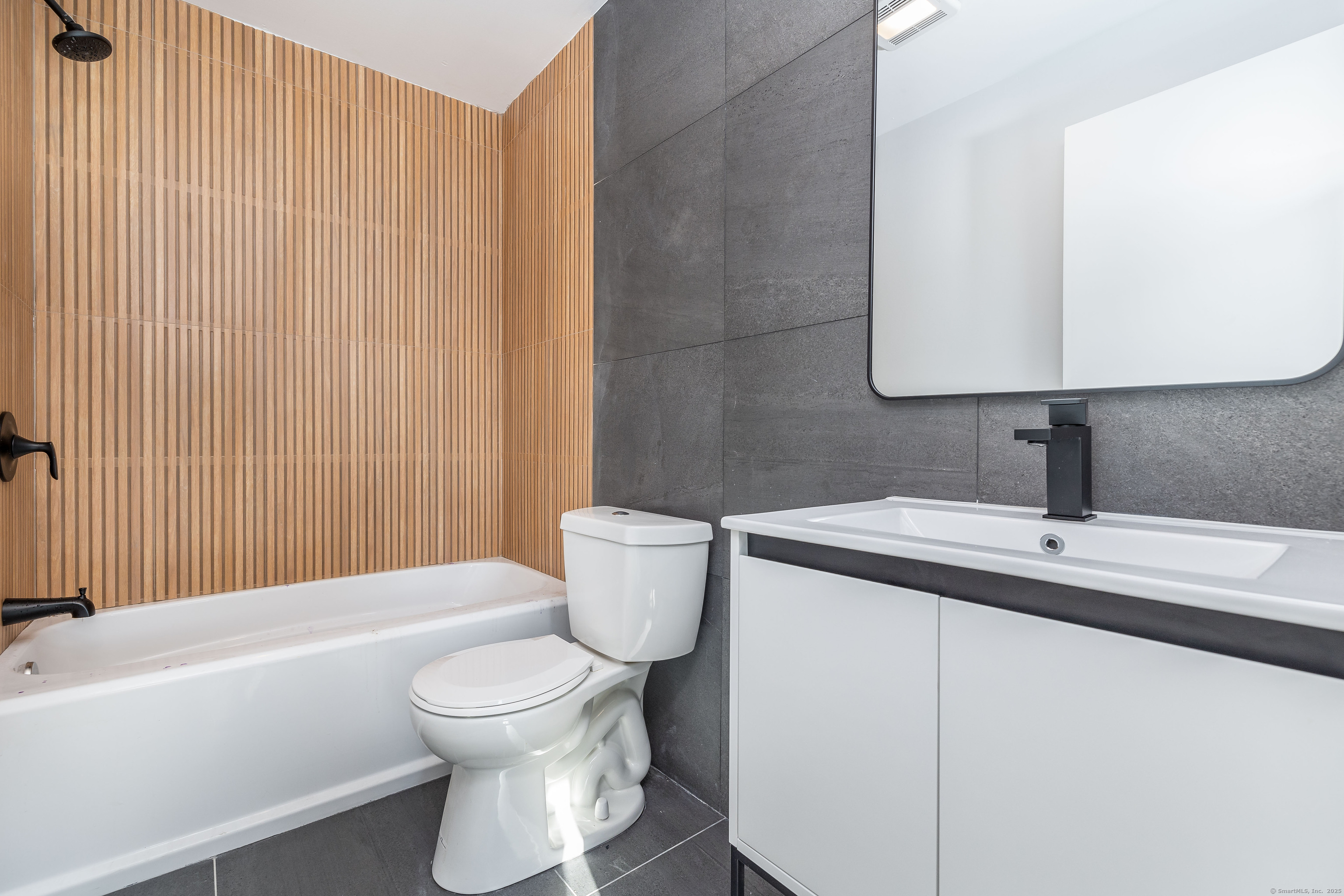 1252 Main Street 303