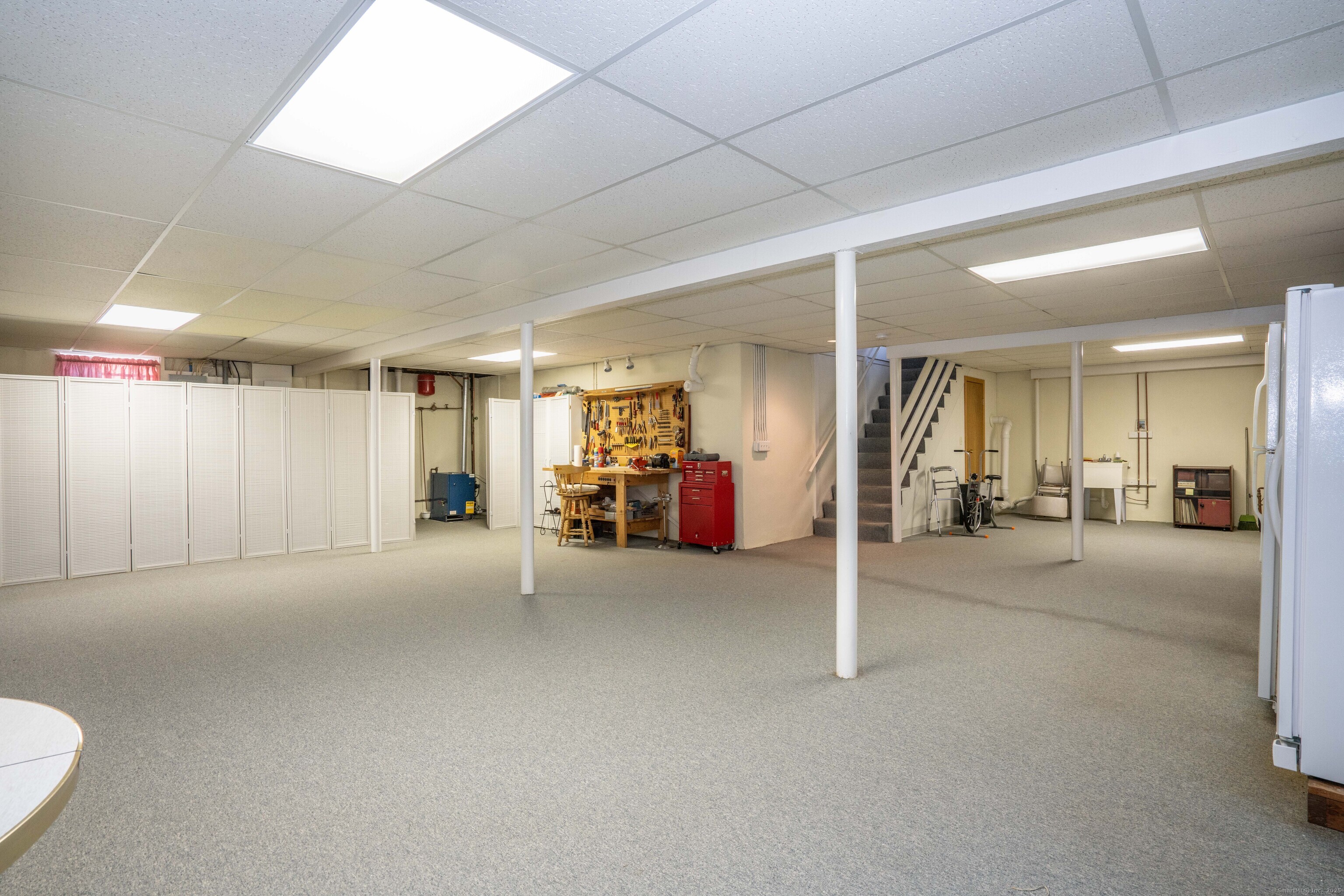 Newington, Connecticut 06111, United States, 2 Bedrooms Bedrooms, ,2 BathroomsBathrooms,Residential,Pending,251221