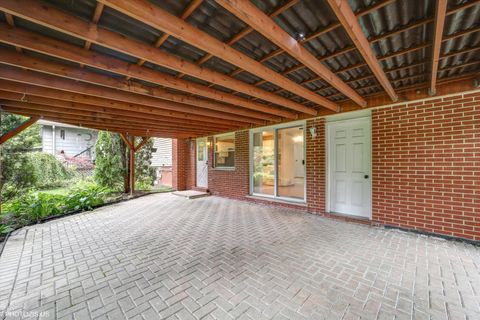Tiny photo for 2522 N Chestnut Avenue, Arlington Heights, IL 60004 (MLS # 12471951)
