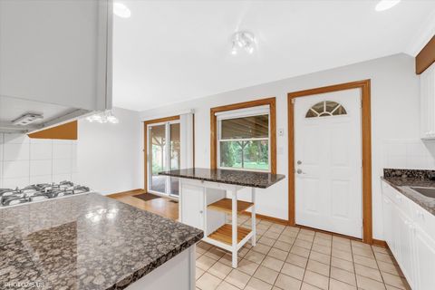 Tiny photo for 2522 N Chestnut Avenue, Arlington Heights, IL 60004 (MLS # 12471951)