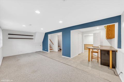 Tiny photo for 2522 N Chestnut Avenue, Arlington Heights, IL 60004 (MLS # 12471951)