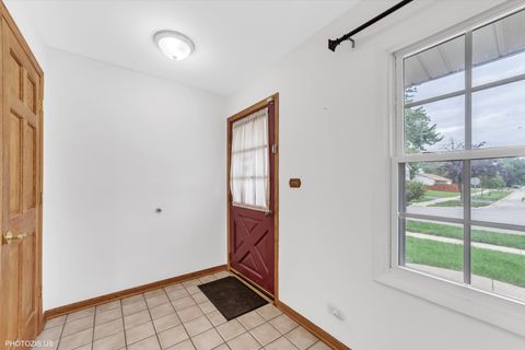 Tiny photo for 2522 N Chestnut Avenue, Arlington Heights, IL 60004 (MLS # 12471951)