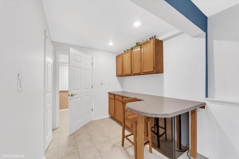 Tiny photo for 2522 N Chestnut Avenue, Arlington Heights, IL 60004 (MLS # 12471951)