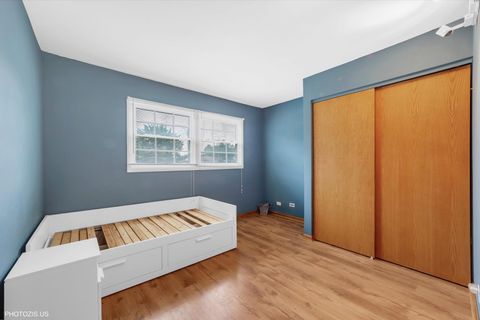 Tiny photo for 2522 N Chestnut Avenue, Arlington Heights, IL 60004 (MLS # 12471951)