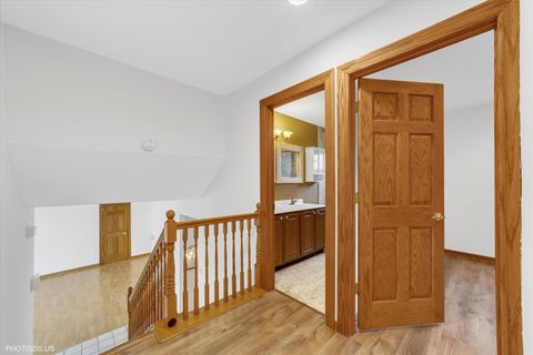 Tiny photo for 2522 N Chestnut Avenue, Arlington Heights, IL 60004 (MLS # 12471951)