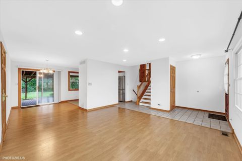 Tiny photo for 2522 N Chestnut Avenue, Arlington Heights, IL 60004 (MLS # 12471951)