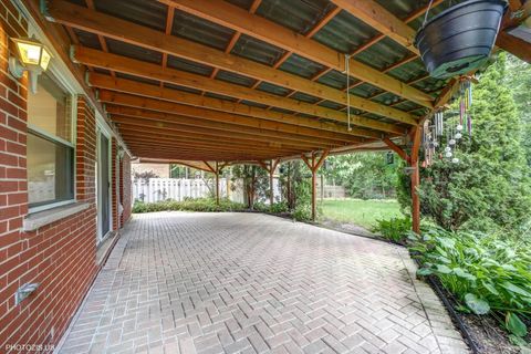 Tiny photo for 2522 N Chestnut Avenue, Arlington Heights, IL 60004 (MLS # 12471951)