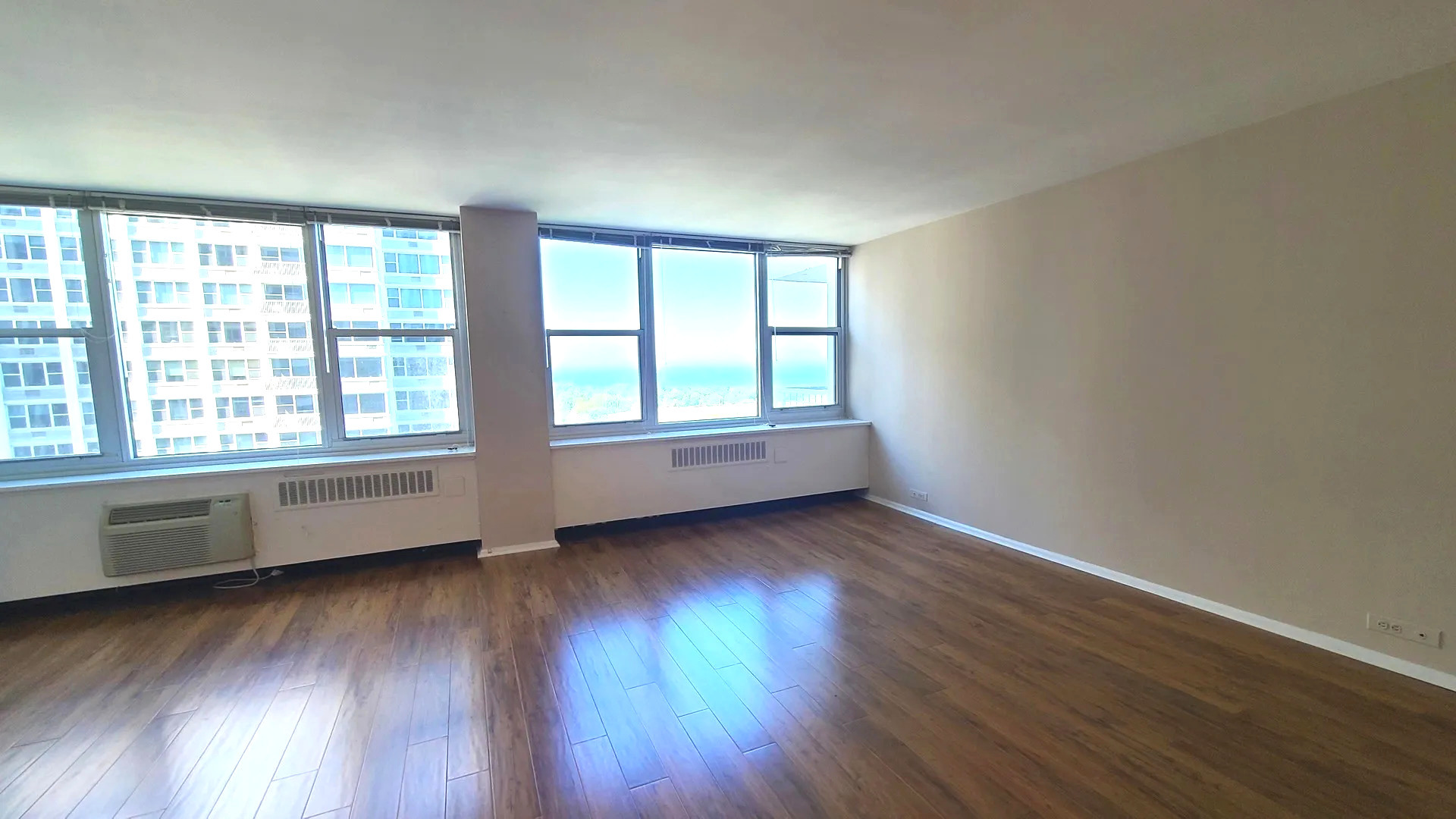 4250 N Marine Drive 1803