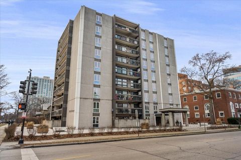Tiny photo for 1738 Chicago Avenue #301, Evanston, IL 60201 (MLS # 12538961)