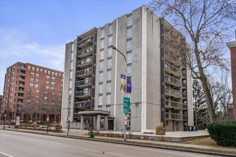 Tiny photo for 1738 Chicago Avenue #301, Evanston, IL 60201 (MLS # 12538961)