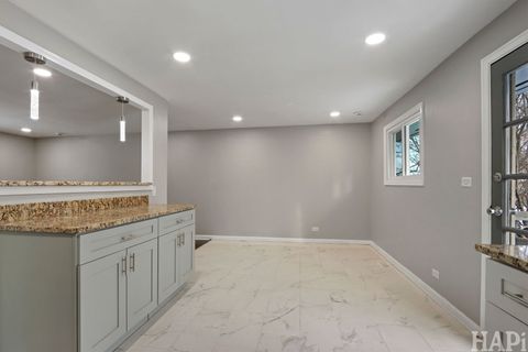 Tiny photo for 1835 W Weathersfield Way, Schaumburg, IL 60193 (MLS # 12531789)