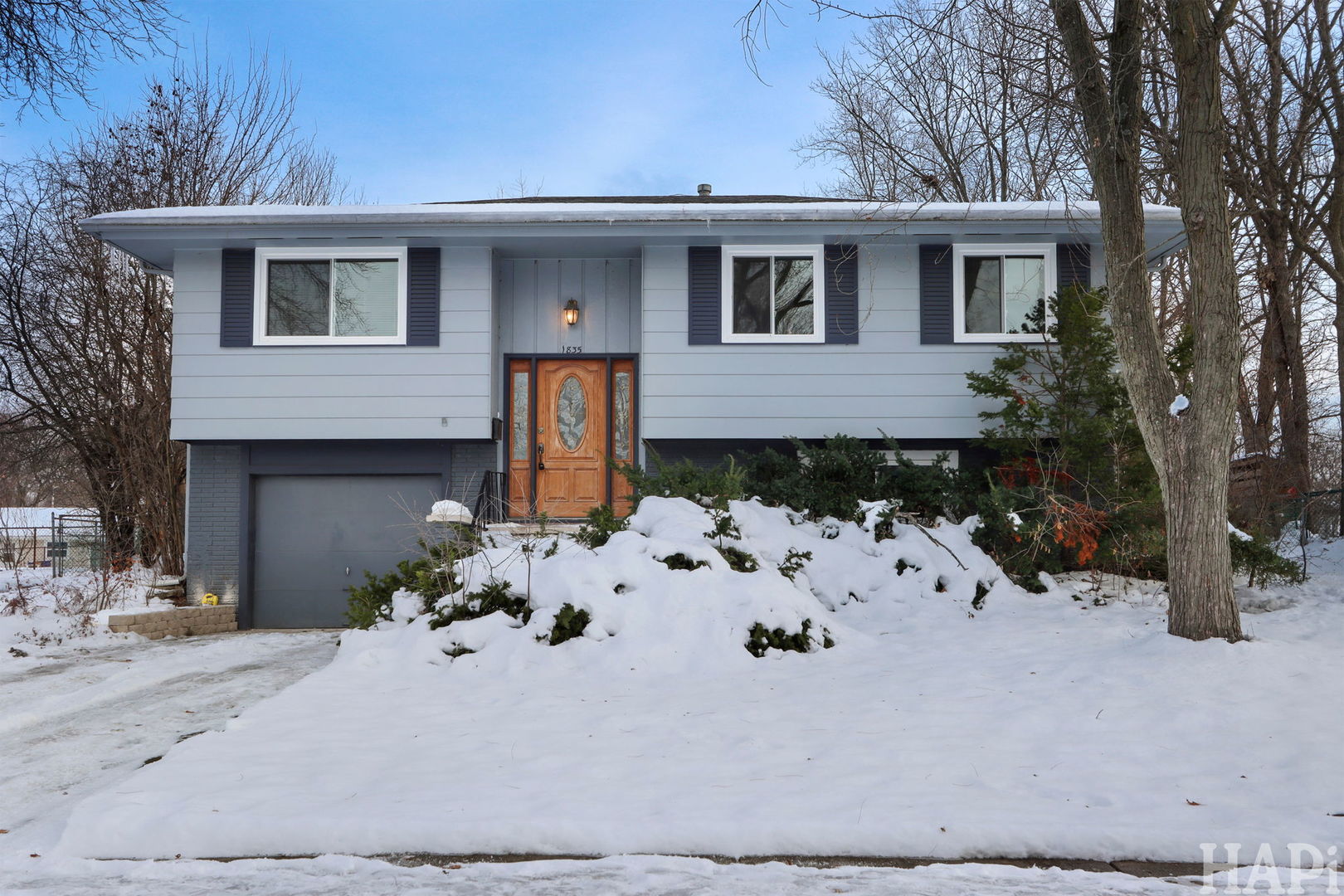 1835 W Weathersfield Way