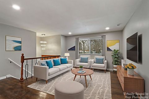 Tiny photo for 1835 W Weathersfield Way, Schaumburg, IL 60193 (MLS # 12531789)