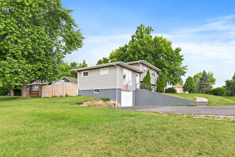 Tiny photo for 140 Skyline Drive, Carpentersville, IL 60110 (MLS # 12696618)