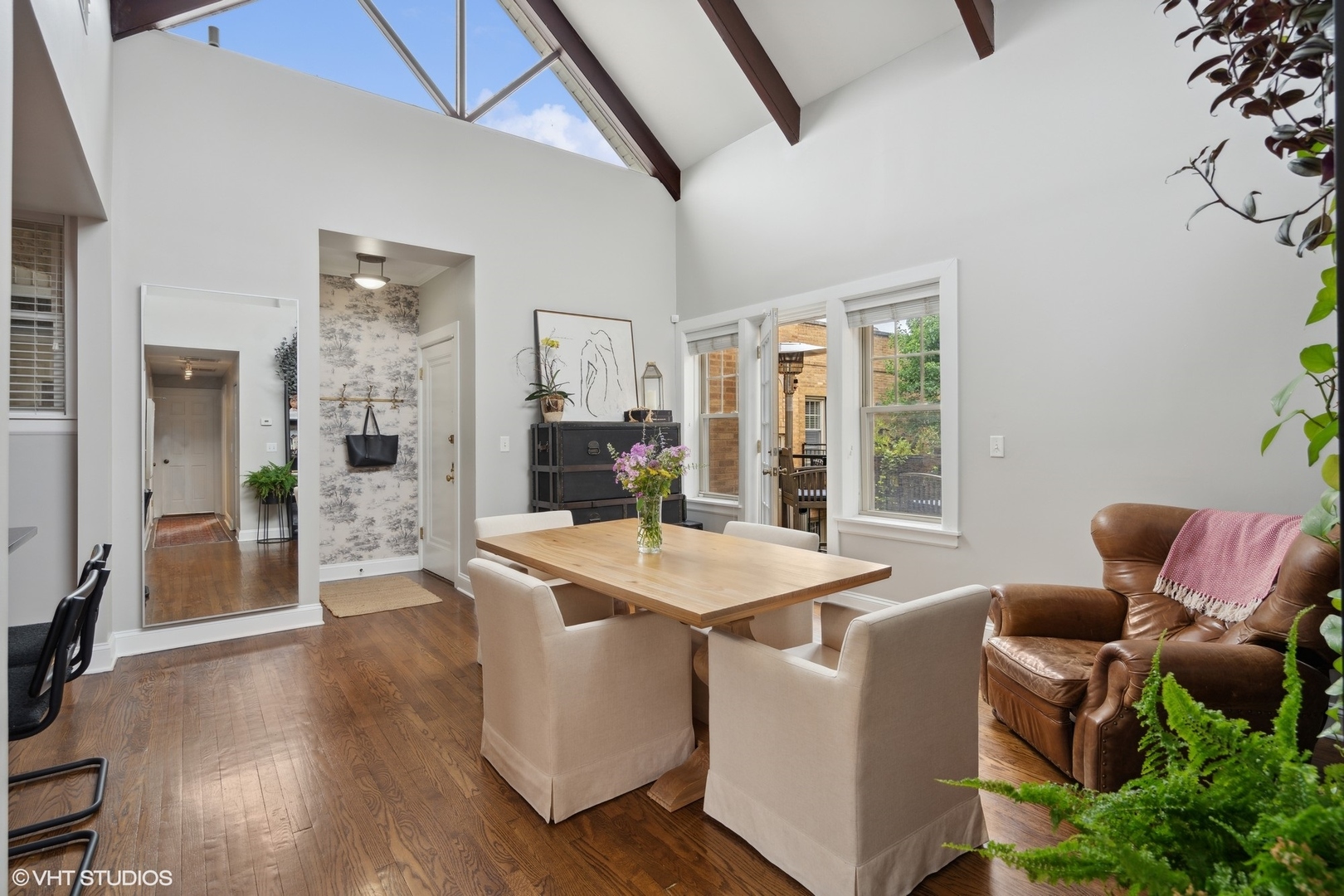 2239.5 N Lincoln Avenue 3B