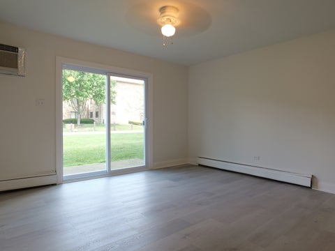 Tiny photo for 143 W Elk Trail #141, Carol Stream, IL 60188 (MLS # 12724651)