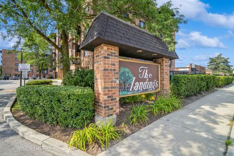 Tiny photo for 9375 Landings Lane #407, Des Plaines, IL 60016 (MLS # 12429509)