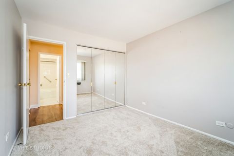 Tiny photo for 9375 Landings Lane #407, Des Plaines, IL 60016 (MLS # 12429509)