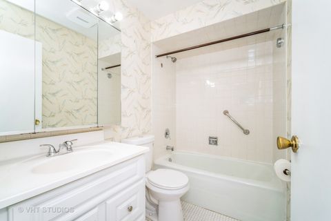 Tiny photo for 9375 Landings Lane #407, Des Plaines, IL 60016 (MLS # 12429509)