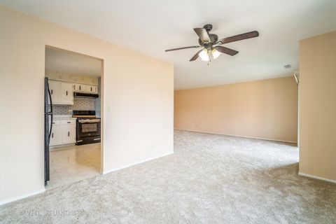 Tiny photo for 9375 Landings Lane #407, Des Plaines, IL 60016 (MLS # 12429509)