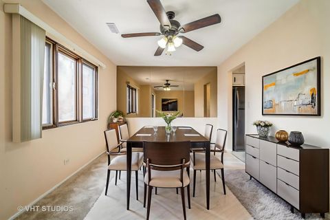 Tiny photo for 9375 Landings Lane #407, Des Plaines, IL 60016 (MLS # 12429509)
