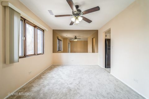 Tiny photo for 9375 Landings Lane #407, Des Plaines, IL 60016 (MLS # 12429509)