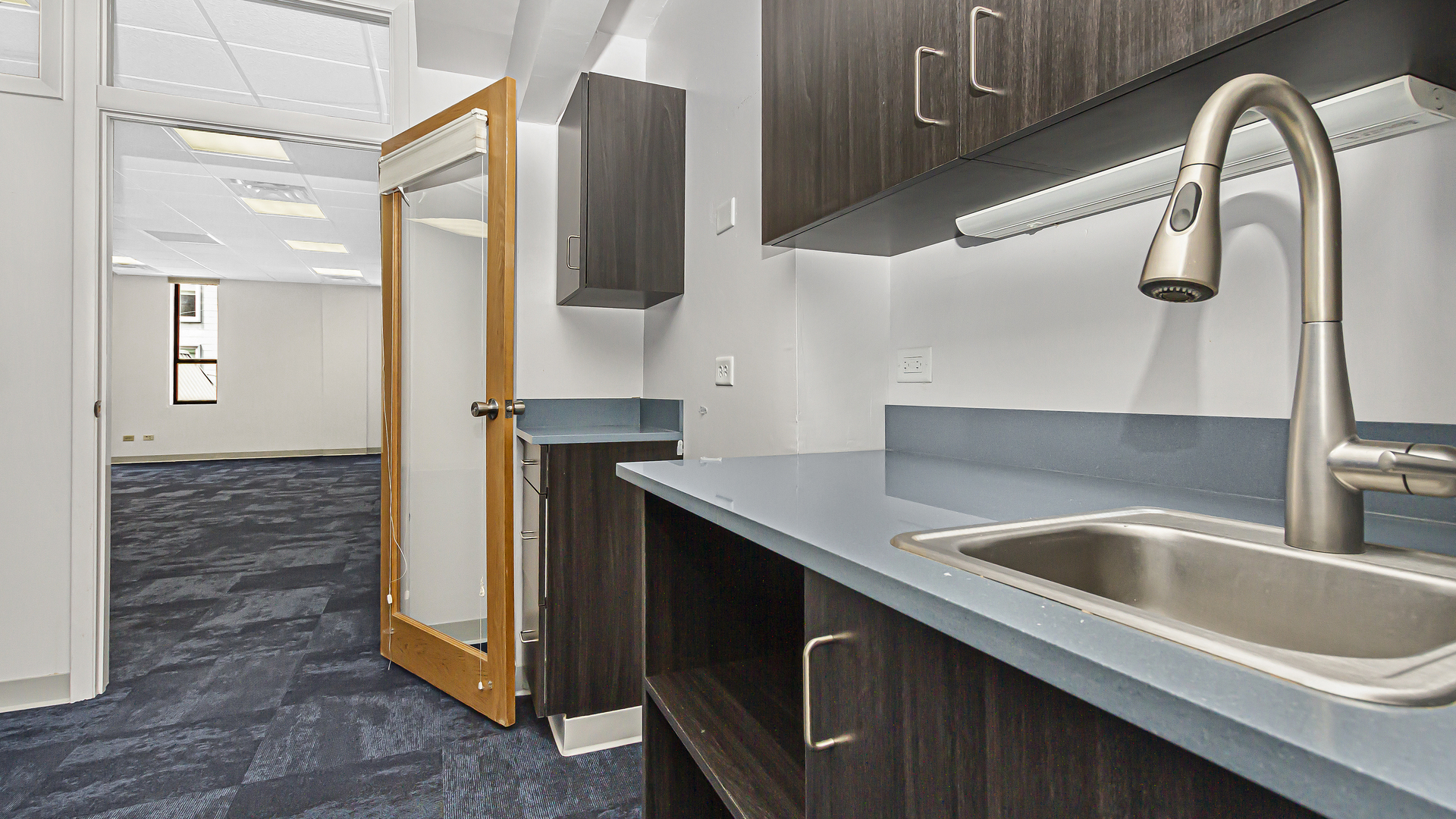 Chicago, Illinois 60615, United States, ,Residential,Active,224820