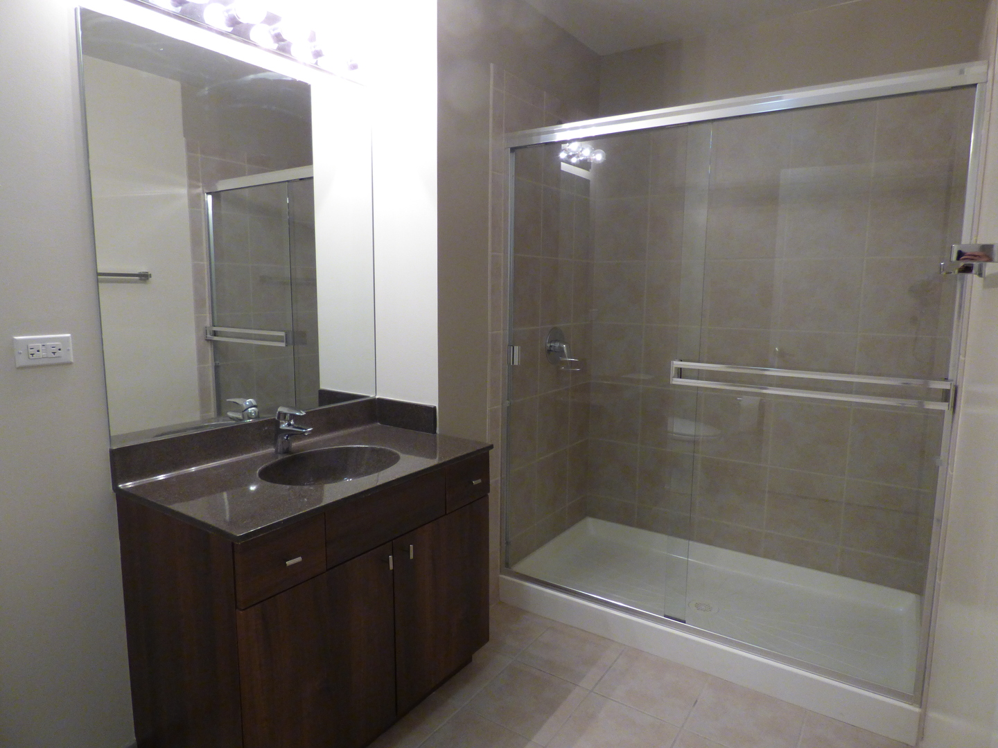 235 W Van Buren Street 2104