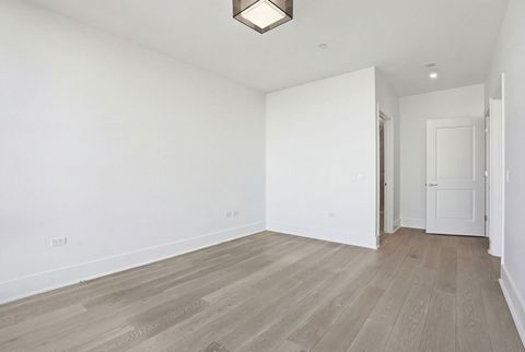 Tiny photo for 363 E Wacker Drive #6905, Chicago, IL 60601 (MLS # 12617597)