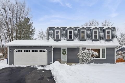 Photo of 312 Leeds Court, Naperville, IL 60565 (MLS # 12523586)
