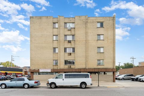 Tiny photo for 7733 W Belmont Avenue #306, Elmwood Park, IL 60707 (MLS # 12502747)