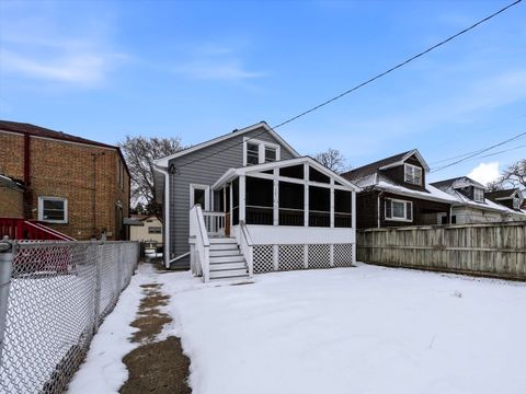 Tiny photo for 3047 N Newland Avenue, Chicago, IL 60634 (MLS # 12566138)