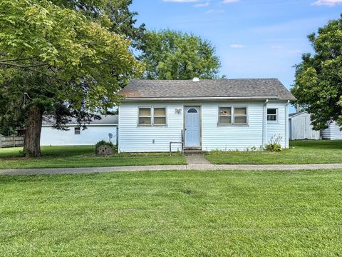 Photo of 615 S Central Street, Gilman, IL 60938 (MLS # 12437558)