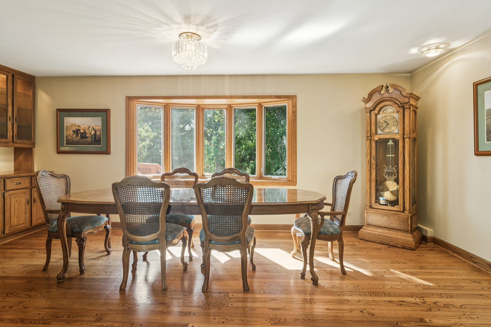 24013 N Forest Drive