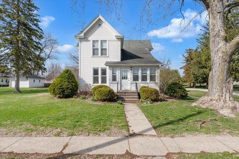 Photo of 304 Walnut Street, New Windsor, IL 61465 (MLS # 12606098)