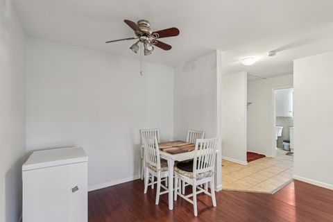 Tiny photo for 530 Chase Drive #4, Clarendon Hills, IL 60514 (MLS # 12522551)