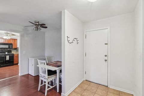 Tiny photo for 530 Chase Drive #4, Clarendon Hills, IL 60514 (MLS # 12522551)