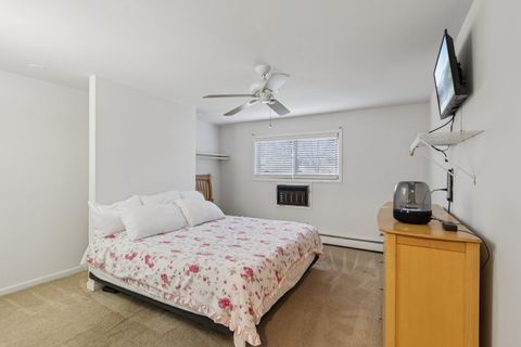 Tiny photo for 530 Chase Drive #4, Clarendon Hills, IL 60514 (MLS # 12522551)