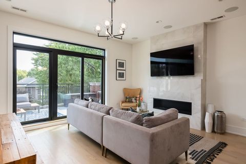 Tiny photo for 2846 N Racine Avenue #3, Chicago, IL 60657 (MLS # 12474535)