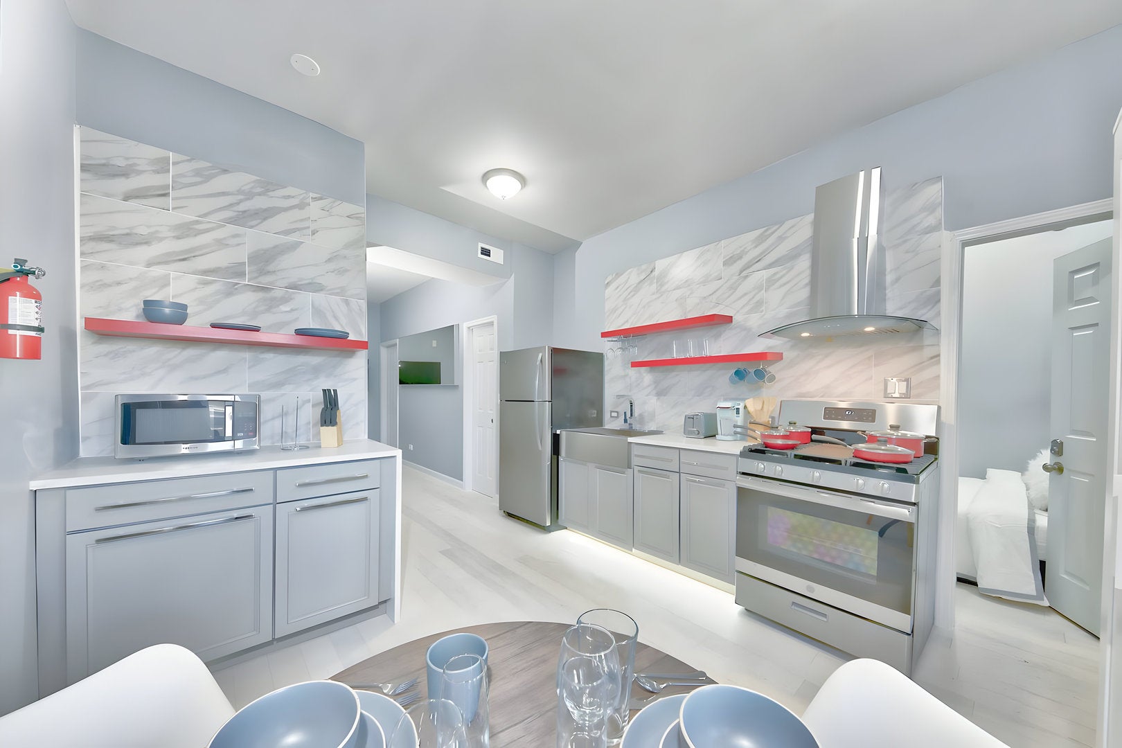 460 W 28th Place