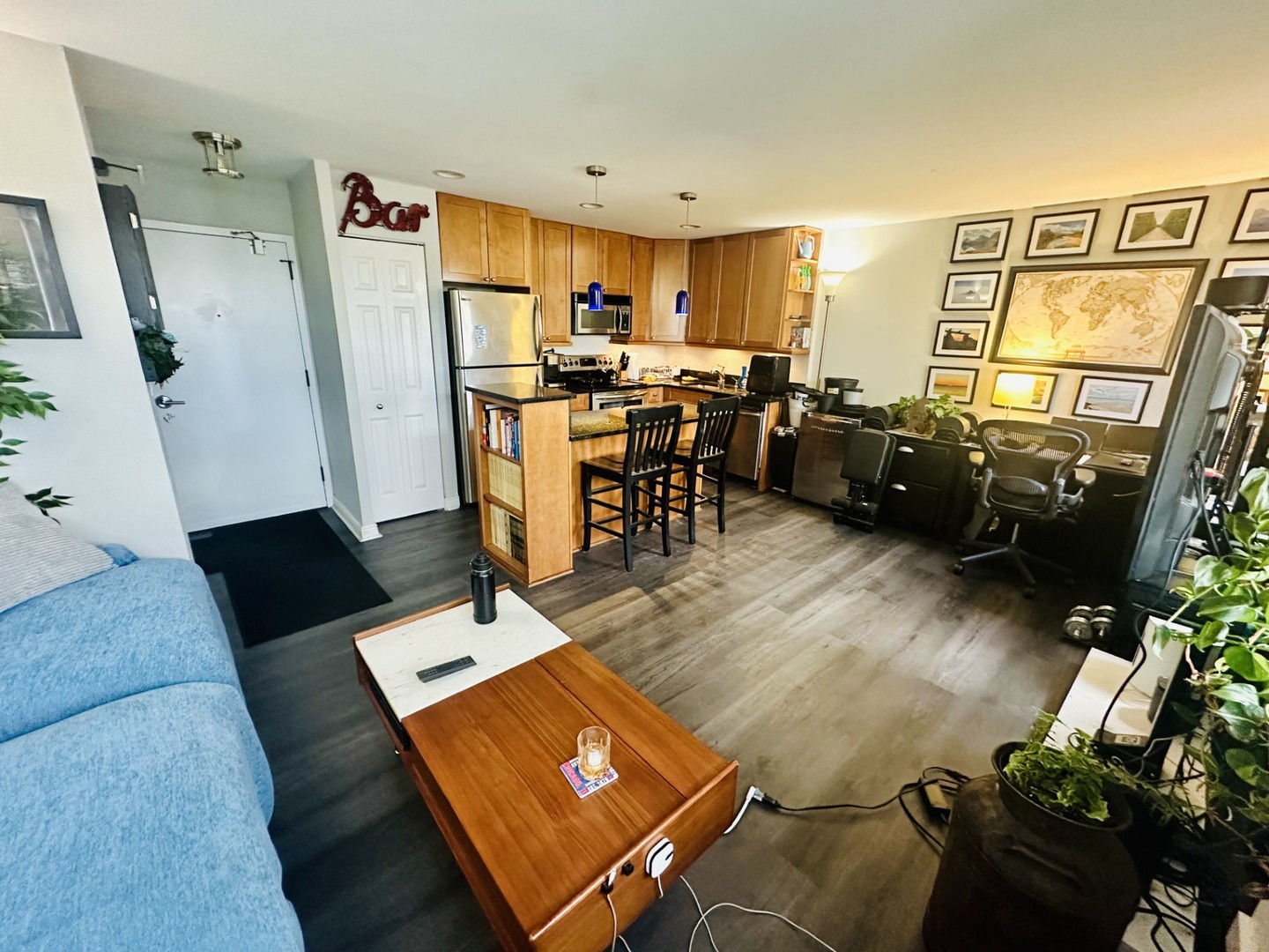 607 W Wrightwood Avenue 701