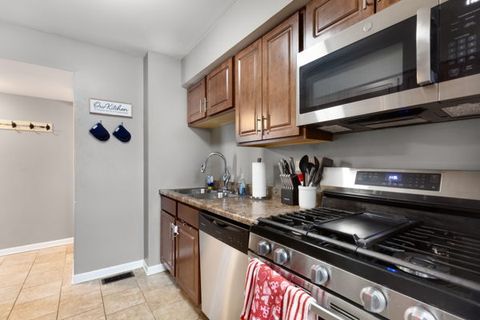 Tiny photo for 4022 Oxford Court, Streamwood, IL 60107 (MLS # 12558547)