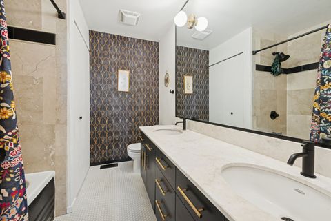 Tiny photo for 2511 W Moffat Street #101, Chicago, IL 60647 (MLS # 12502601)