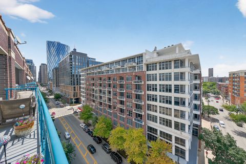 Tiny photo for 920 W Madison Street #B8, Chicago, IL 60607 (MLS # 12462730)