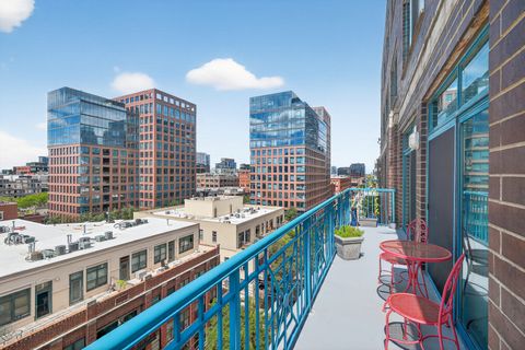 Tiny photo for 920 W Madison Street #B8, Chicago, IL 60607 (MLS # 12462730)