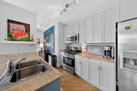 Tiny photo for 920 W Madison Street #B8, Chicago, IL 60607 (MLS # 12462730)